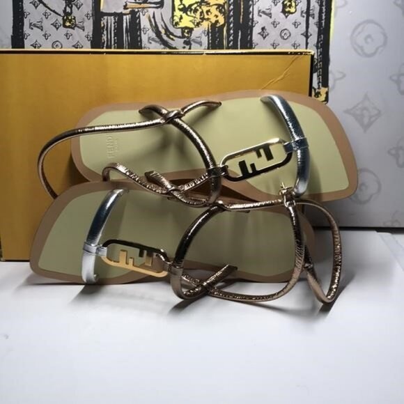 Fendi O’Lock Gladiator Flat Sandals | Metallic Nappa | Size 37.5 | New Authentic - Picture 8 of 9